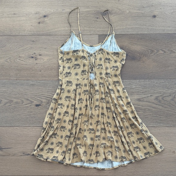 Forever 21 Mustard Yellow Elephant Print Mini Dress M Lace Up Back - Picture 5 of 7